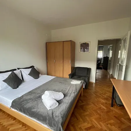 Aparthotel M - Square Private