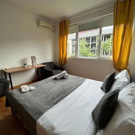 Aparthotel M - Square Private Skopje