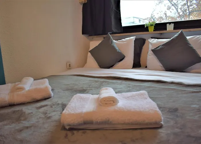 Aparthotel M - Square Private 3*