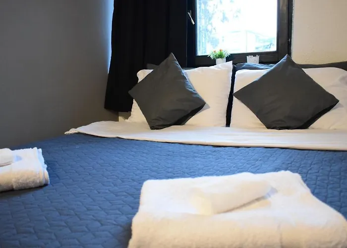 Aparthotel M - Square Private 3*