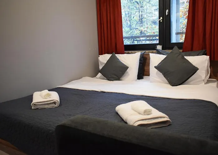 Aparthotel M - Square Private 3*